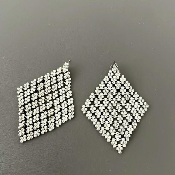 Dangle earrings and other stories - Picture 1 of 1